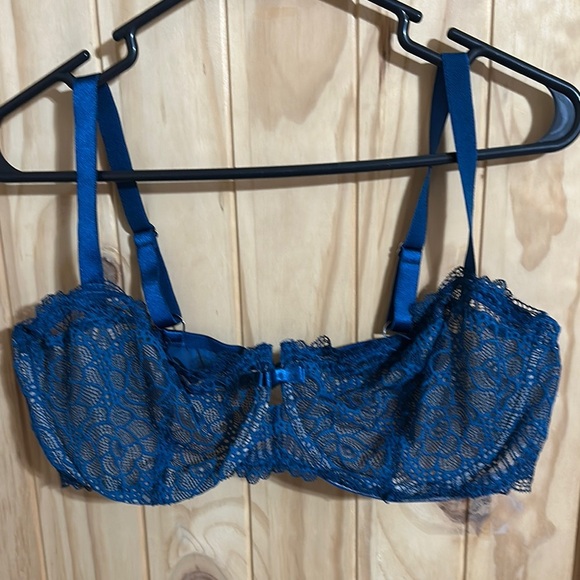Frederick's of Hollywood Blue Lace Bra Intimates - Picture 1 of 5